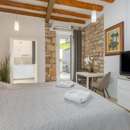 Guest House Lea Rovinj Exterior photo