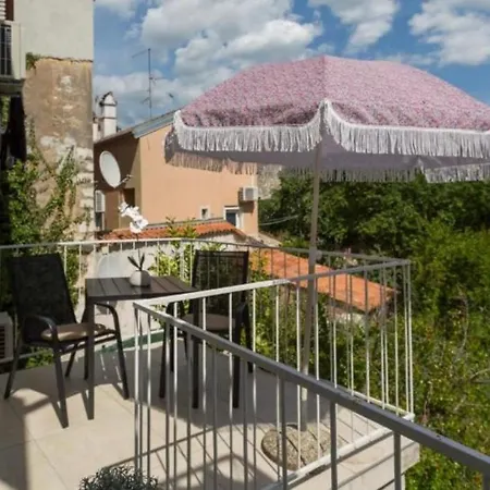 Guest House Lea Rovinj Exterior photo